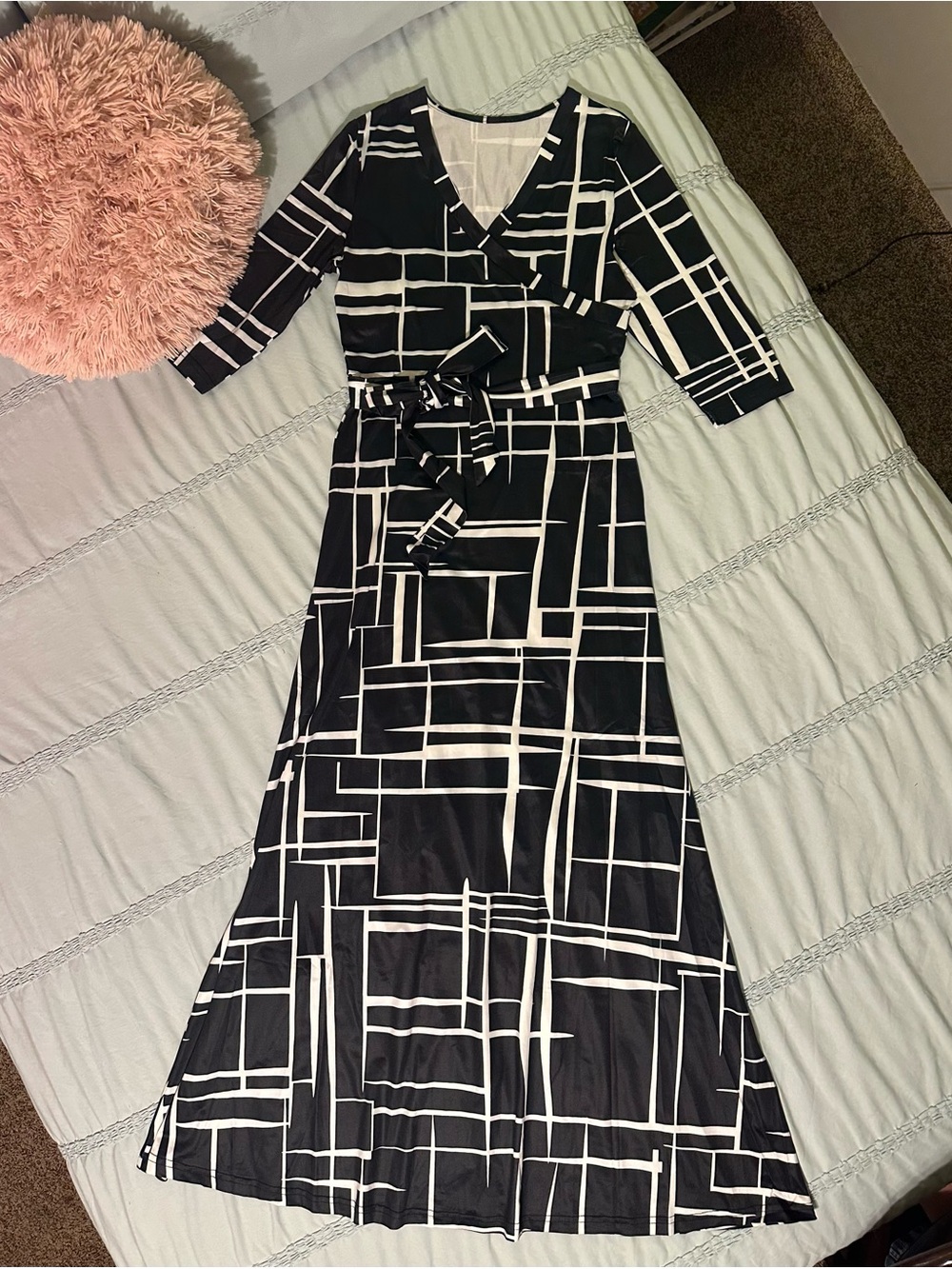 Black & White Geometric Print V-Neck Maxi Dress 3/4 Length Sleeves